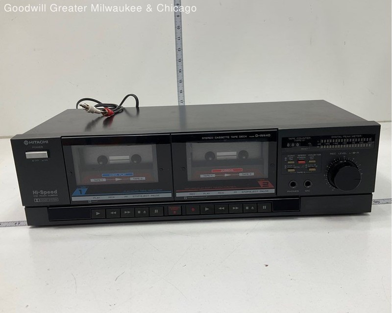 Hitachi D W440 Black Stereo Cassette Deck Home Audio Theater RCA Cables