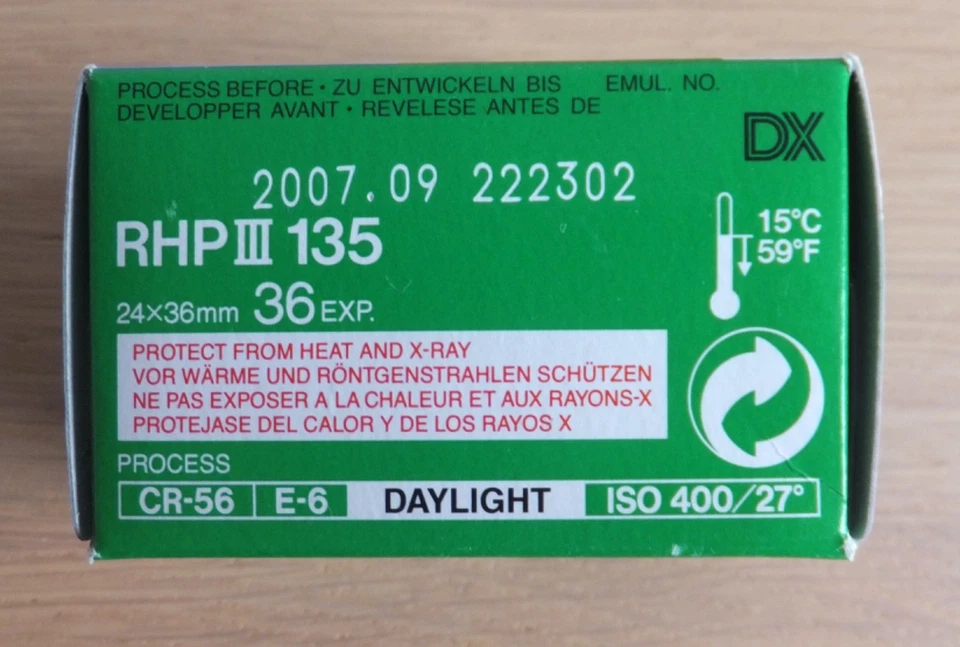 ° Film pour Diapositives Couleur Fujifilm PROVIA 400F - 36 poses - Format 135 - Photo 3/4