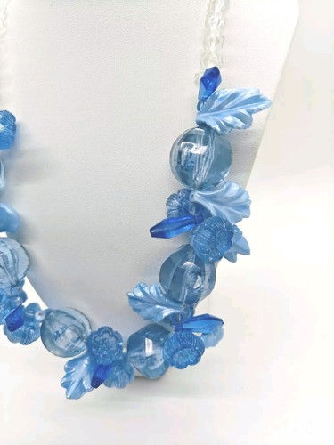 Vintage klobige Perlenkette blau 3D Blumen Blatt Statement Girlande - Bild 3 von 10
