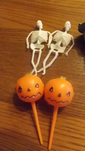 Lote de 12 piezas de colección de 12 piezas Halloween Cake Cupcake Toppers Bruja Gato Esqueleto - Imagen 3 de 4