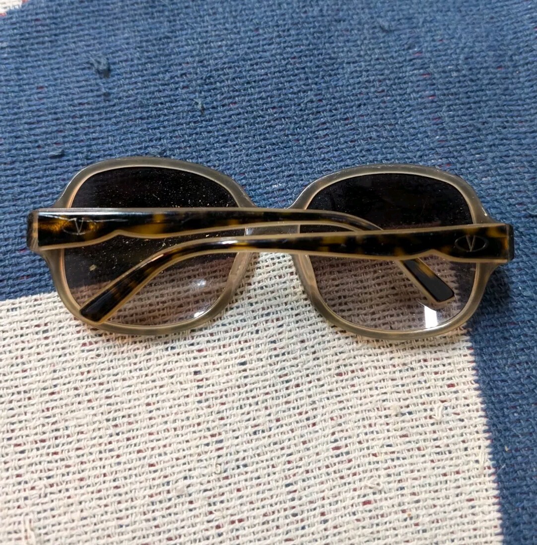 Valentino Rectangle Sunglasses Tortoise Brown Italy V601S  display picture 3