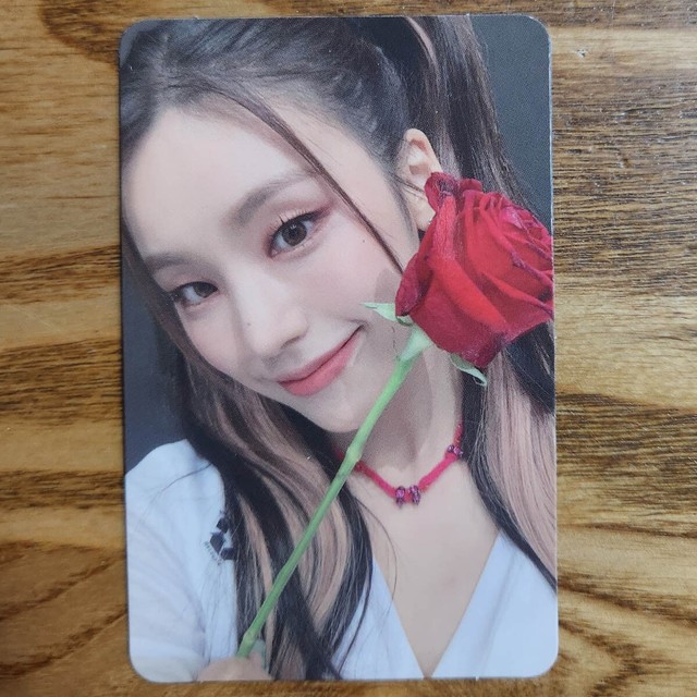 Yeji Official Photocard Itzy Cheshire Special Edition Genuine Kpop