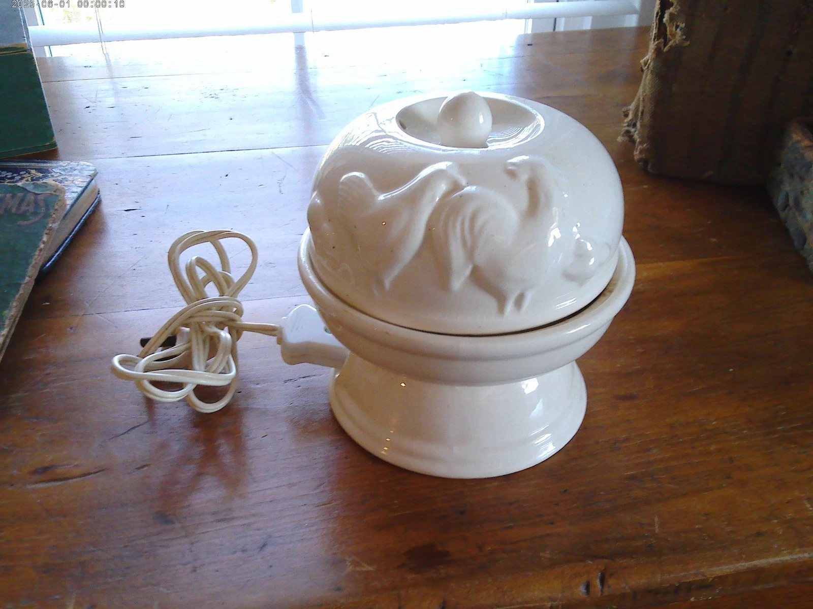 VINTAGE ANTIQUE ELECTRIC EGG COOKER POACHER WHITE IRONSTONE w/ CHICKS
Opens in a new window or tab