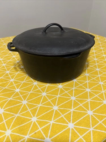 Wagner Ware Sidney O Cast Iron Dutch Oven Pot 1268 C w/ 1037 No.8 Drip Lid