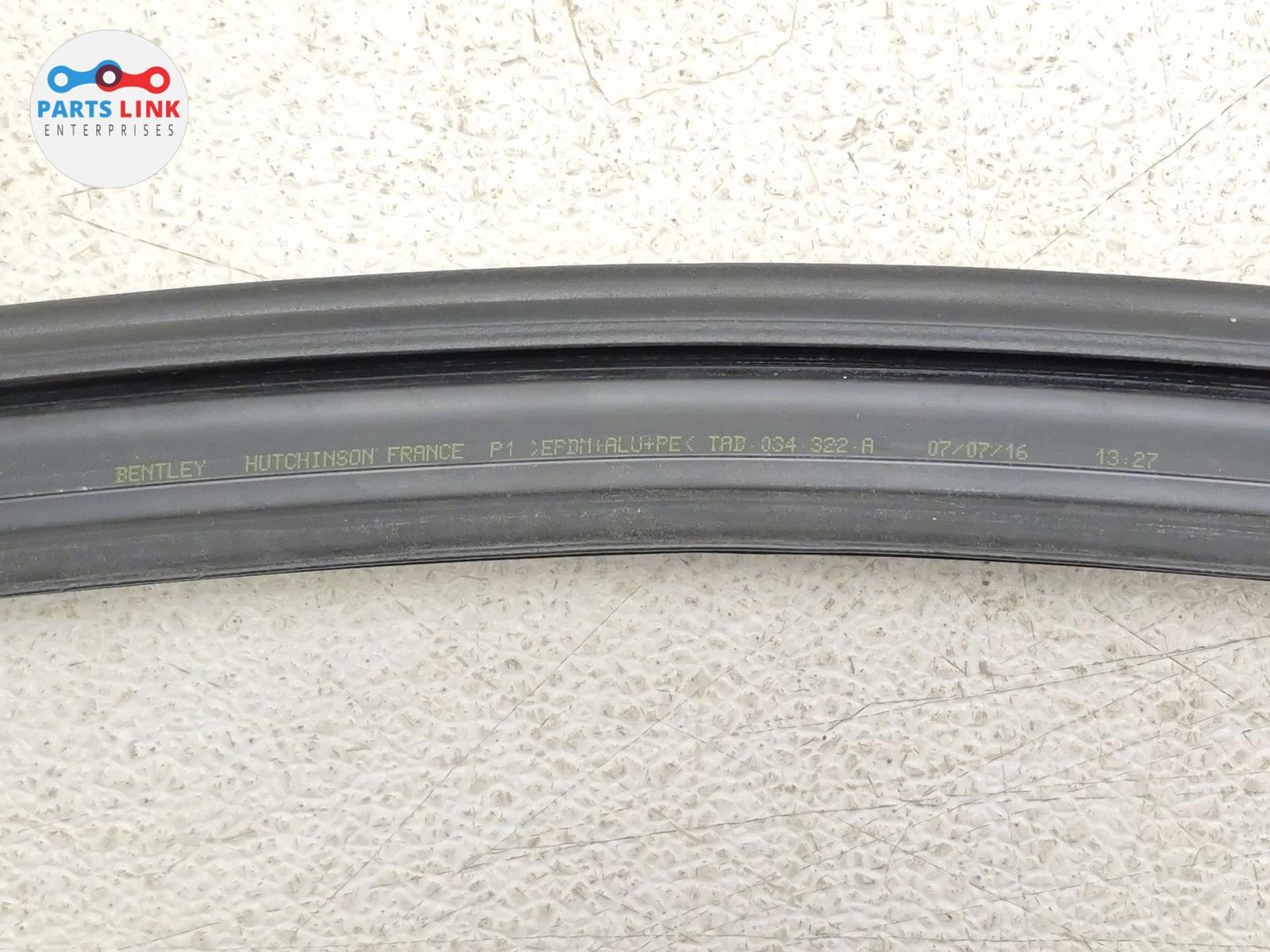 2016-20 BENTLEY BENTAYGA FRONT LEFT DOOR WEATHERSTRIP BELT MOLDING TRIM SET 636