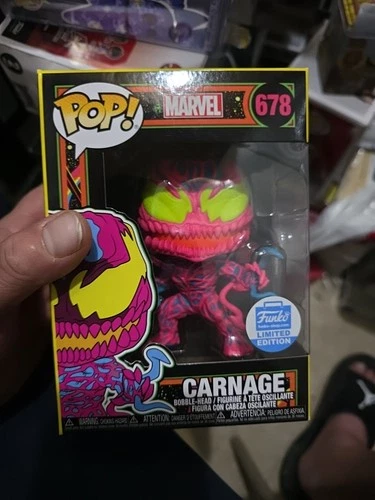 funko pop marvel carnage Blacklight Funko Exclusive