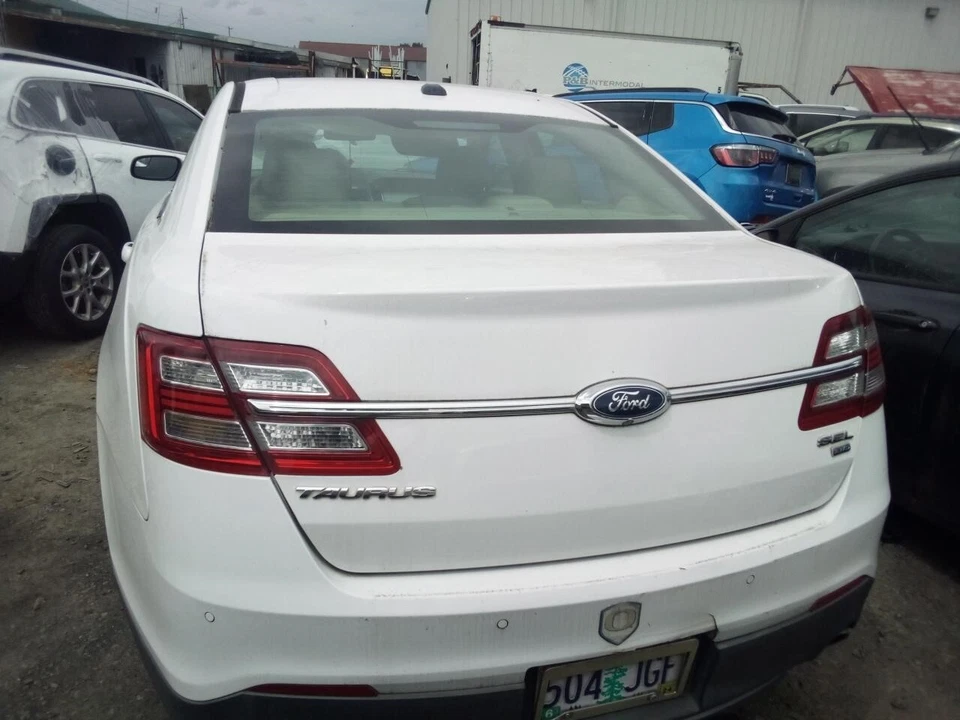 Used Fuel Injection Throttle Body fits: 2014 Ford Taurus Throttle Valve Assembly Foto 3 de 4