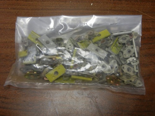 Lot of 100 mixed PLATENUT PLATE AIRCRAFT SELF LOCKING LOCK NUT NUTS - Foto 3 di 3