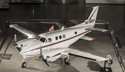 Beechcraft King Air Model 65-90 Desktop Wood Airplane New Model Small Scale 1/72