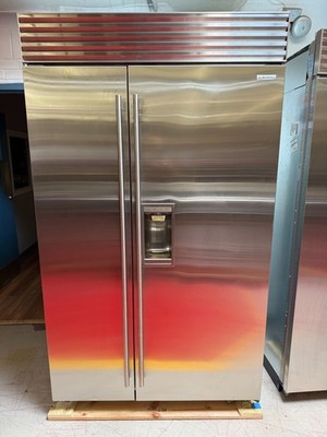 48  Subzero Refrigerator Freezer With Water Dispenser CL4850SDST (New 2025)