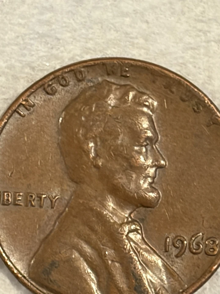 1968 Lincoln Memorial Penny Coin No Mint Mark Everything Is In The Rim ungraded - Image 3 of 4
