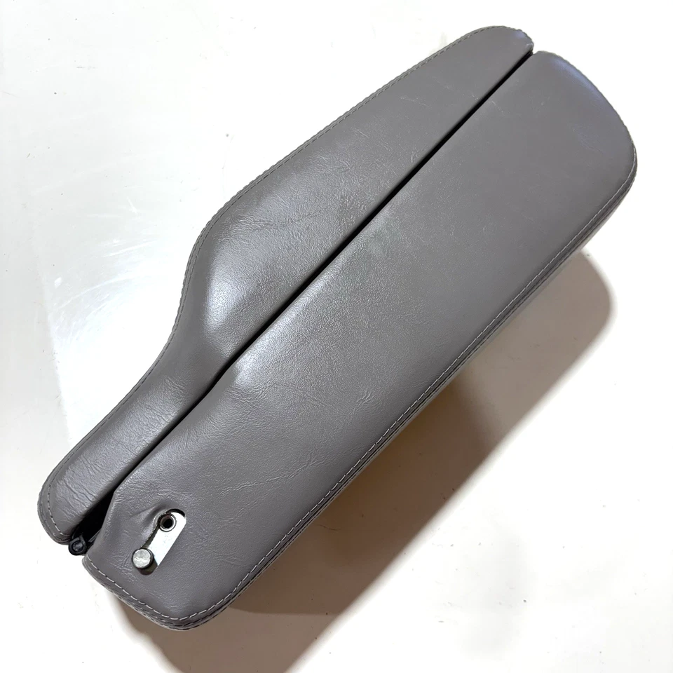 Cadillac Deville 1990-2000 consola central con portavasos (Buick Park Avenue) Foto 3 de 4