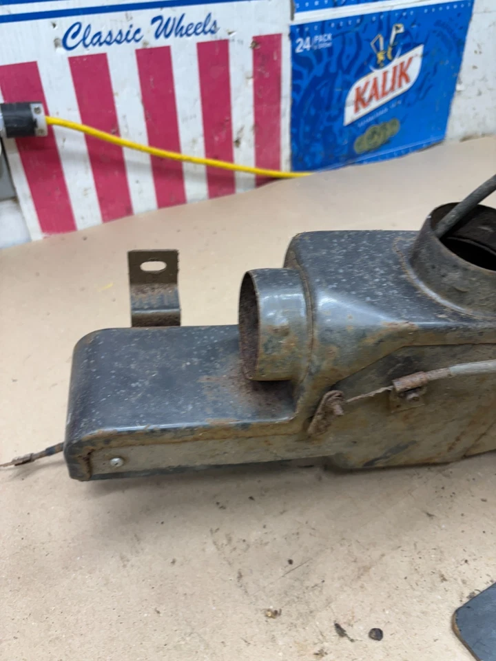 67 68 1969 1970 K10 C10 CHEVROLET GMC TRUCK BLAZER UNDERDASH HEATER BOX BROKEN - Image 3 of 4