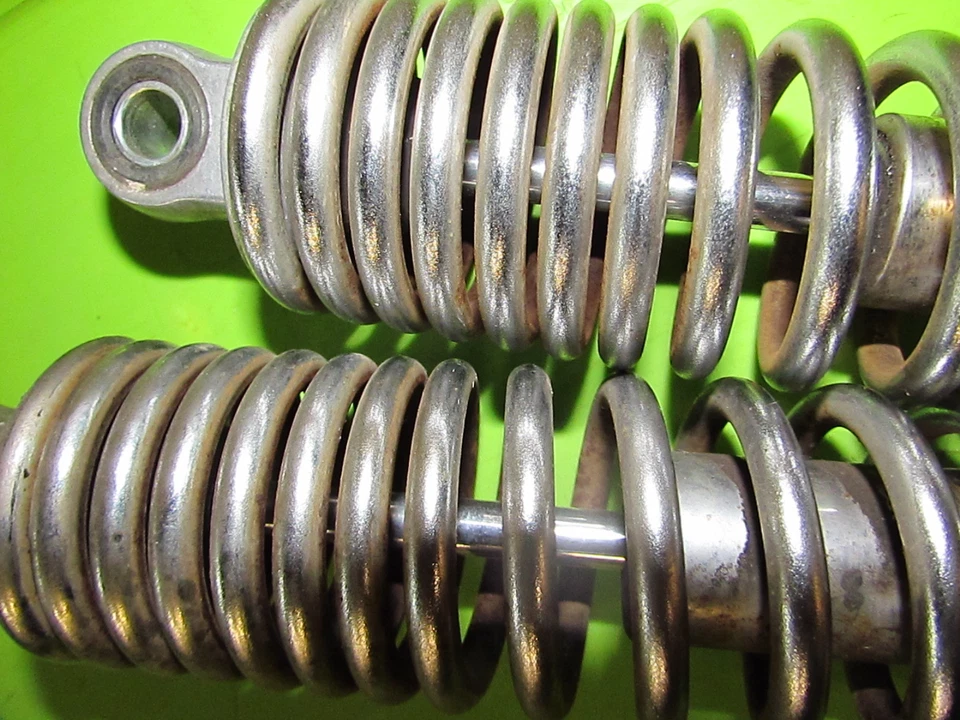 铃木 GS 300 L GS300L Twin 1982 - 1985 后减震器 — 第 3/4 张图片