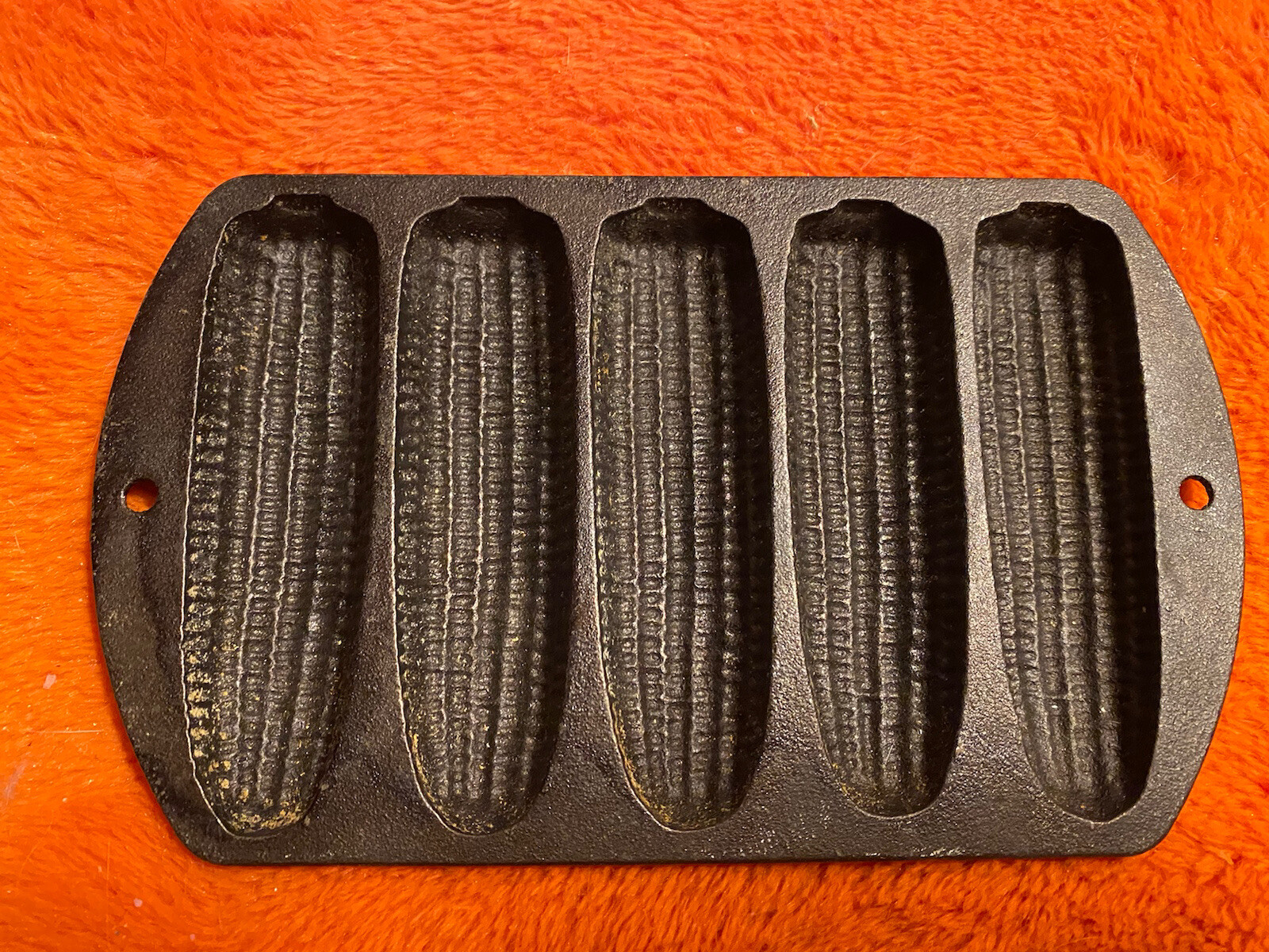 Vintage Lodge Cast Iron Cornbread Ear of Corn 527C2 Mold Skillet Pan