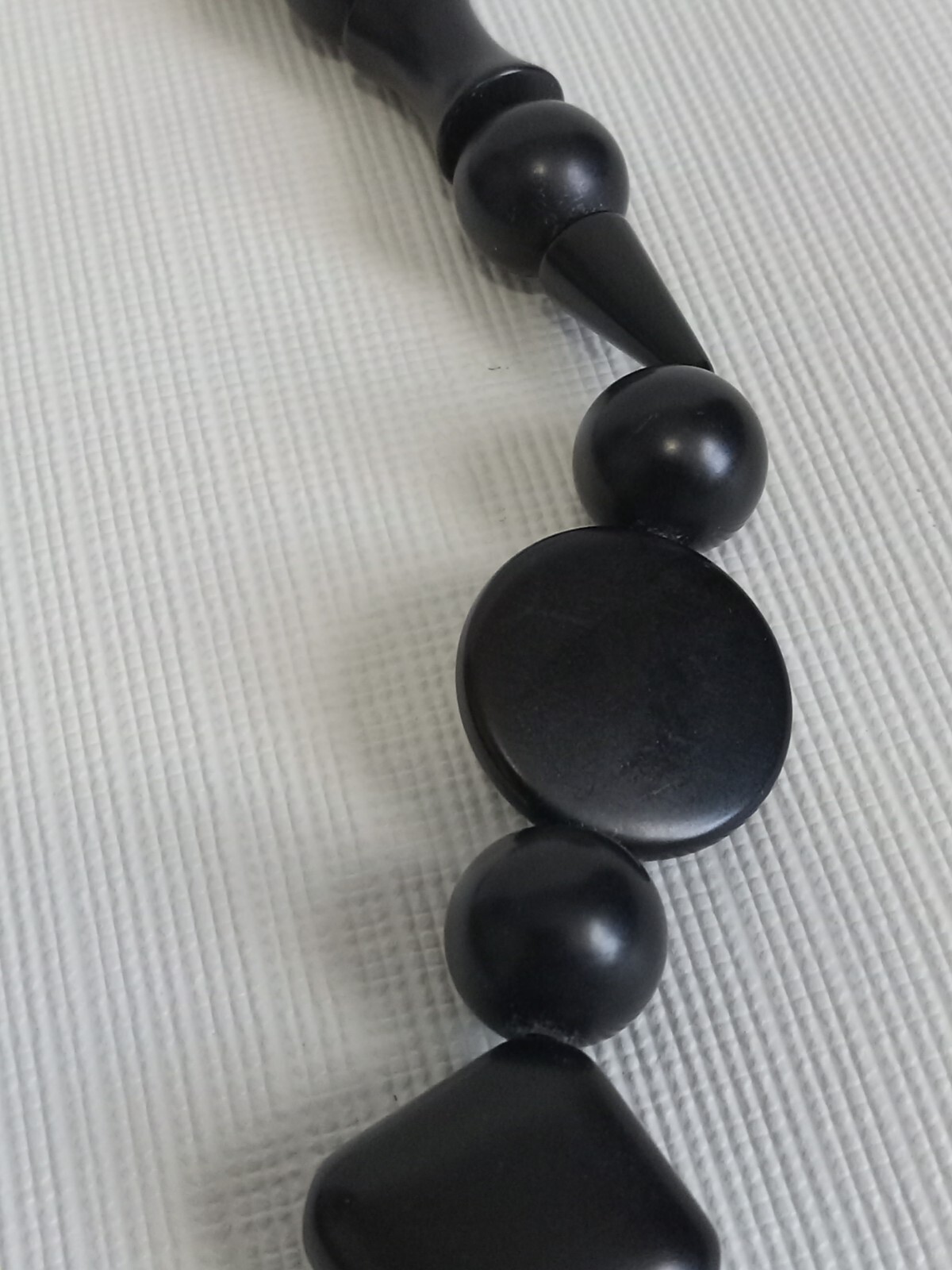 Solid Black Lightweight Single Strand Geometric M… - image 5