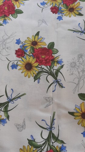 5.5 yards Quilting Treasures Floral on Cream Background 44-45" wide Cotton Fabri - Picture 3 of 3