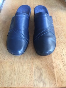clarks navy mules