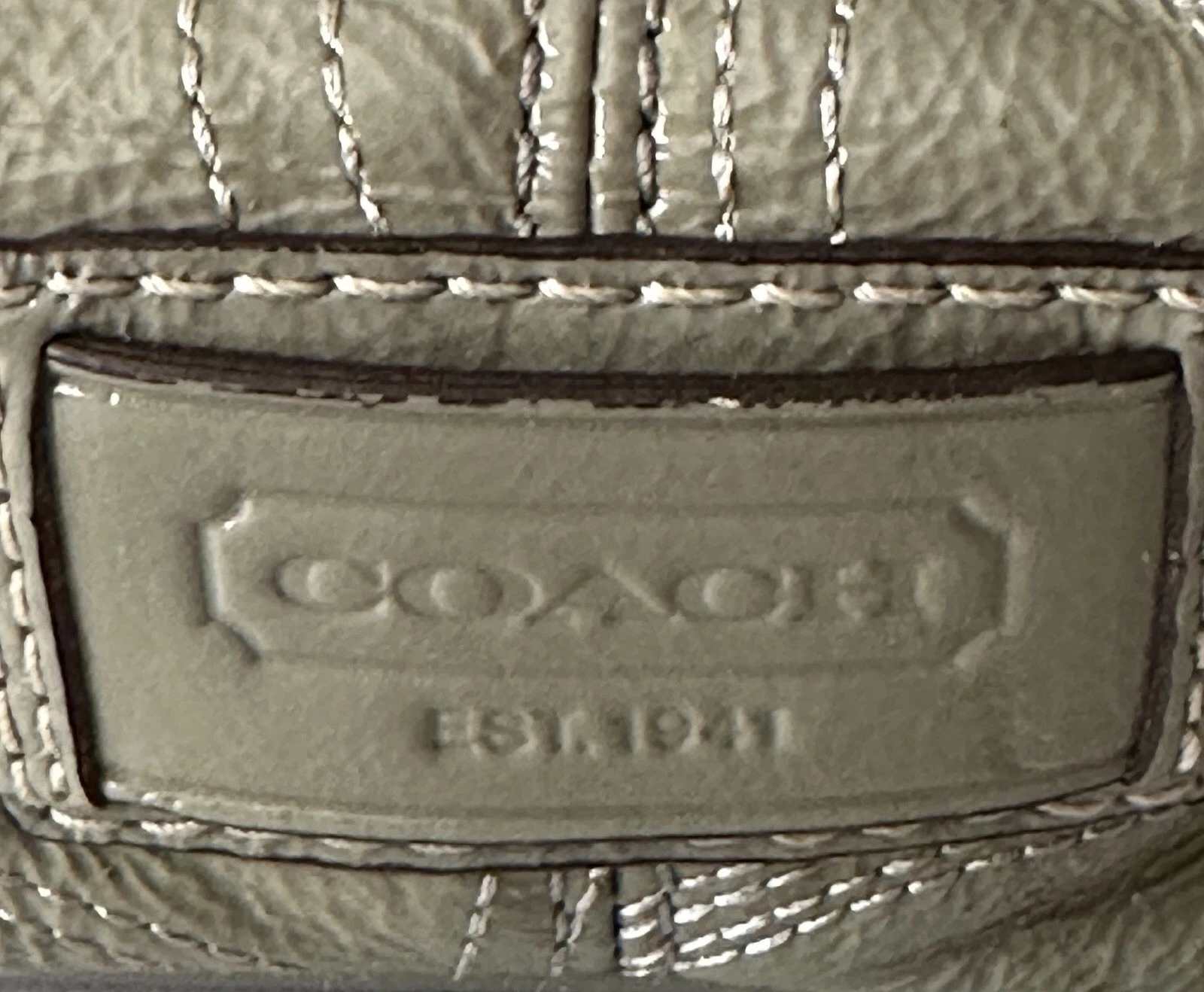 Borsa Coach Signature F15658 grigia in pelle verniciata Kisslock