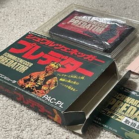 Famicom's first big mode! Good condition Schwarzenegger Predator with box