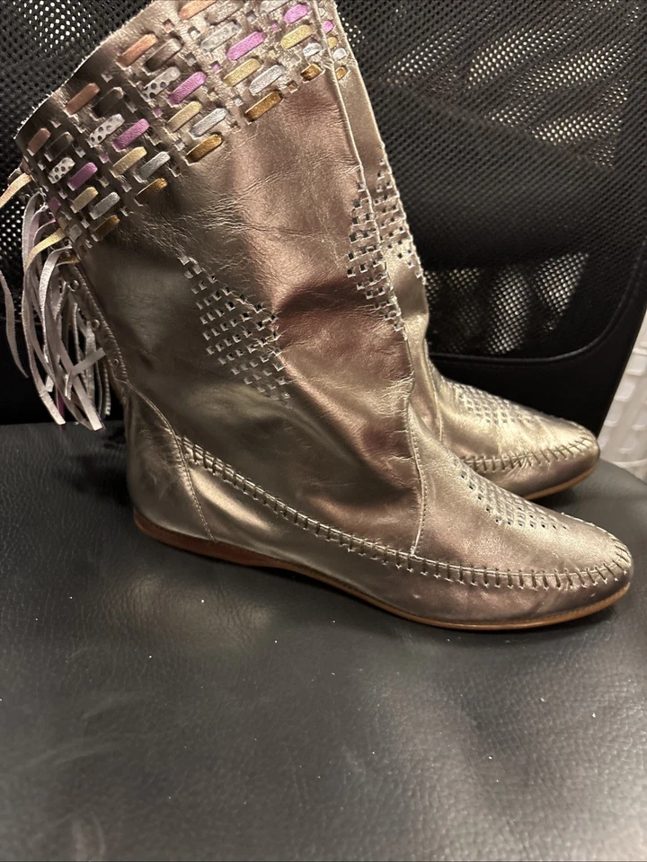 Vintage 80s Compulsion Leather Dress Gold Fringe Moccasins size 9 Brazil - Image 4 of 4