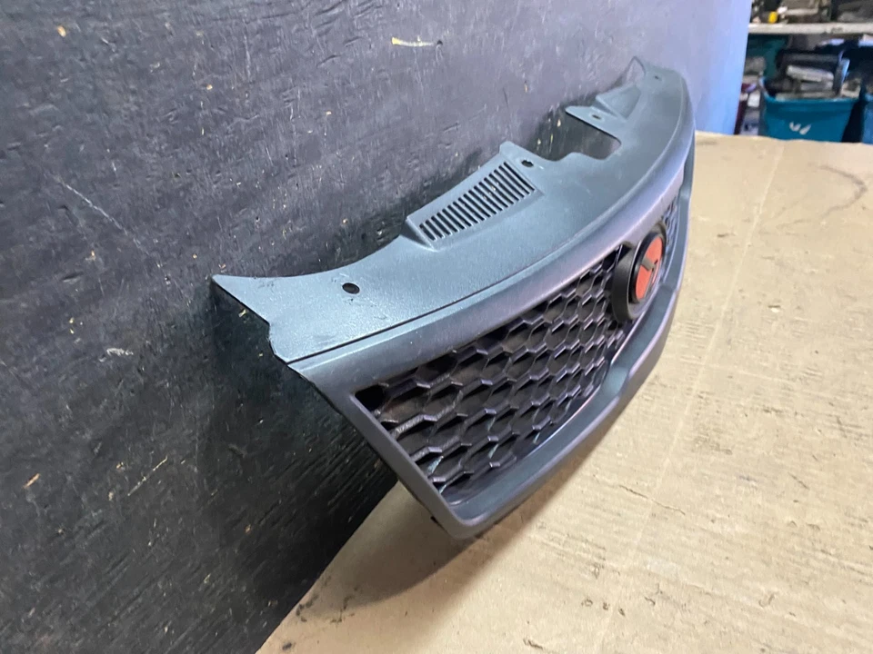 Parrilla superior delantera negra para parachoques Kia Forte Koup 2010 a 2013 U6383 DG Foto 3 de 4