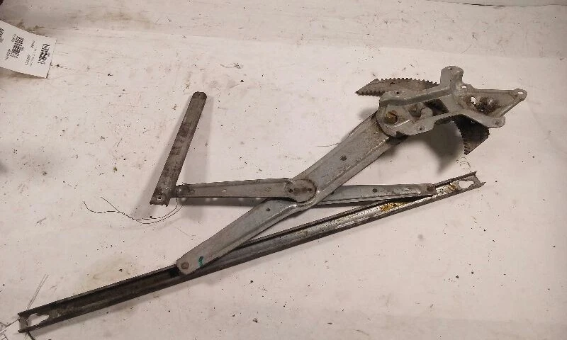 97-01 Honda CR-V Right Passenger Front Window Regulator Electric - Image 2 of 2