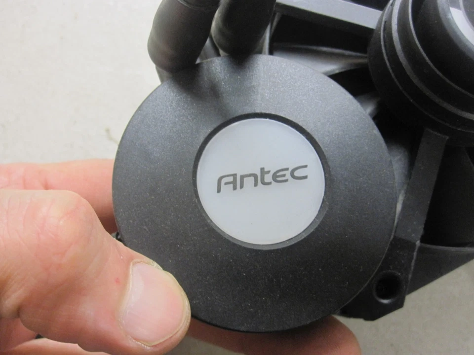 ANTEC H2O Liquid 750 CPU Cooler with Radiator and Fan - Image 3 of 4