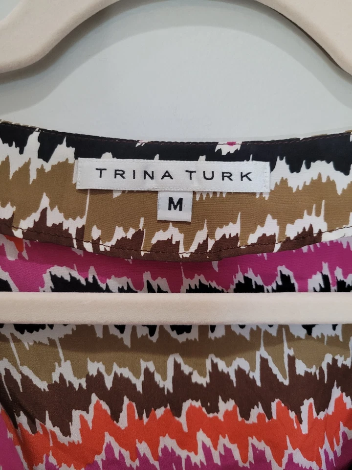 Camiseta sin mangas Trina Turk mediana colorida seda sin mangas capucha cuello Foto 2 de 4