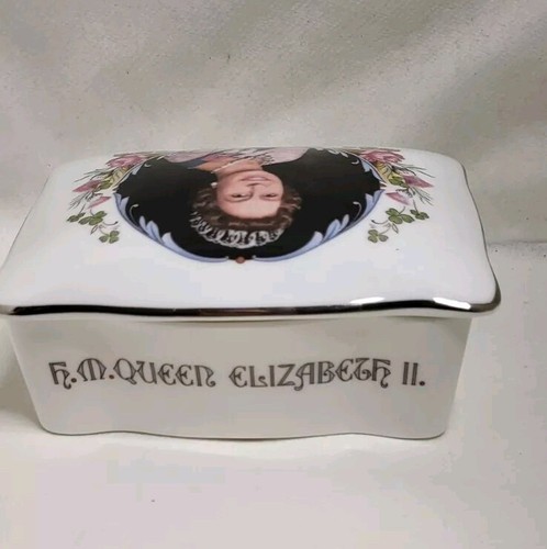 Crown Staffordshire Commemorative Trinket Box – Queen Elizabeth II 1952-1977 - Picture 4 of 7