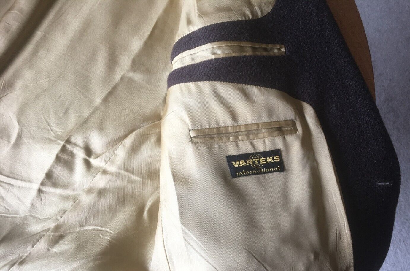 VARTEKS INT. GIACCA A 2 BOTTONI DA UOMO MARRONE PURA LANA SINGOLA FILA S.40 M.I.JUGOSLAVIA