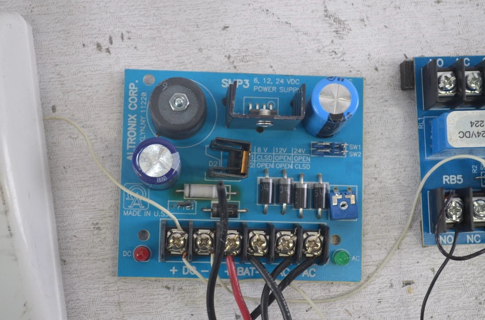 ALTRONIX SMP3PMCTX HIGH CURRENT POWER SUPPLY - Image 3 of 4