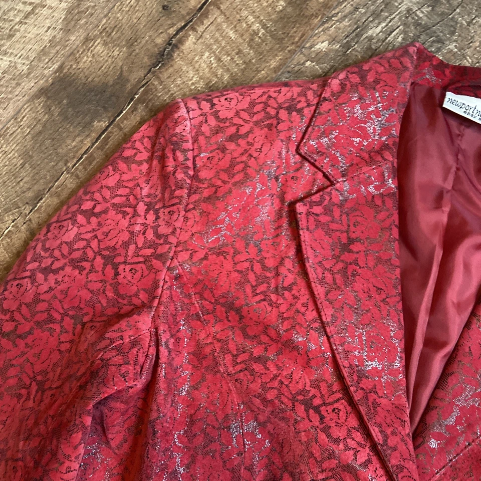 De colección Newport News | Almohadillas de hombro con estampado de encaje negro de gamuza para mujer 6 Foto 4 de 4