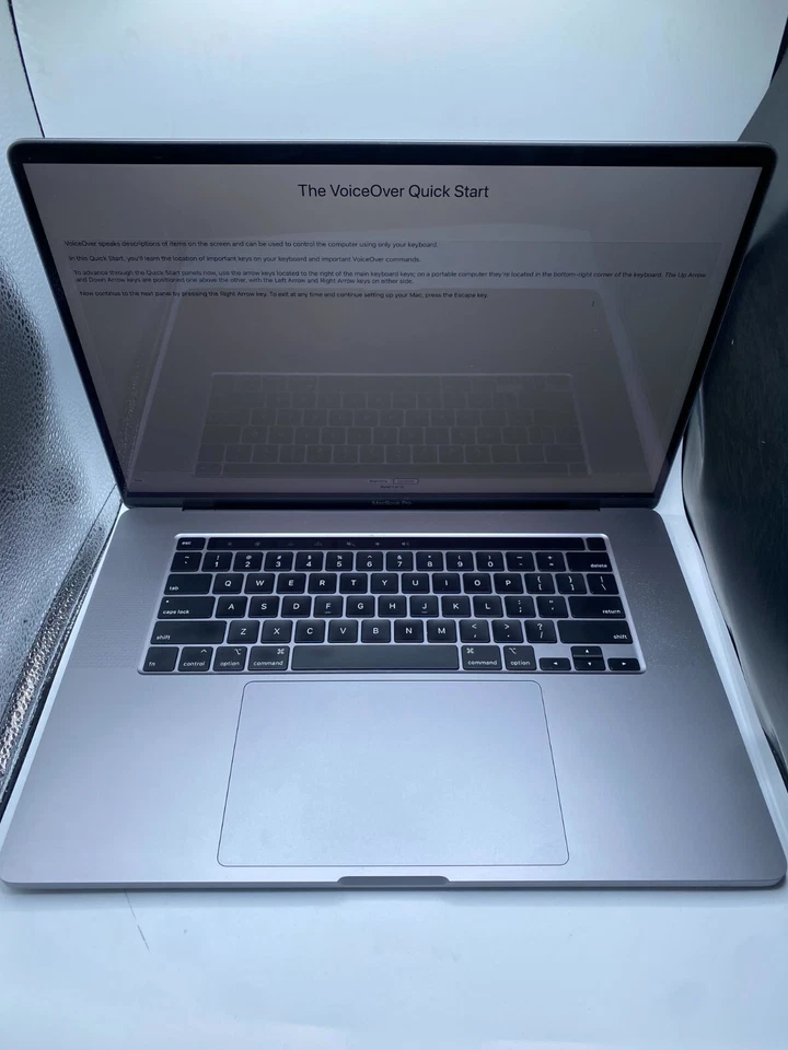 MacBook Pro 16" Intel Core i7-9750H @ 2.6GHz 16GB RAM 512GB SSD - Ver Desc Foto 4 de 4