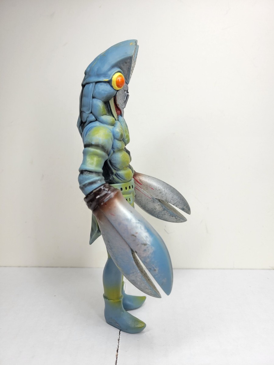 Alien Baltan 2004 Ultraman Ultra Monster Series Figure