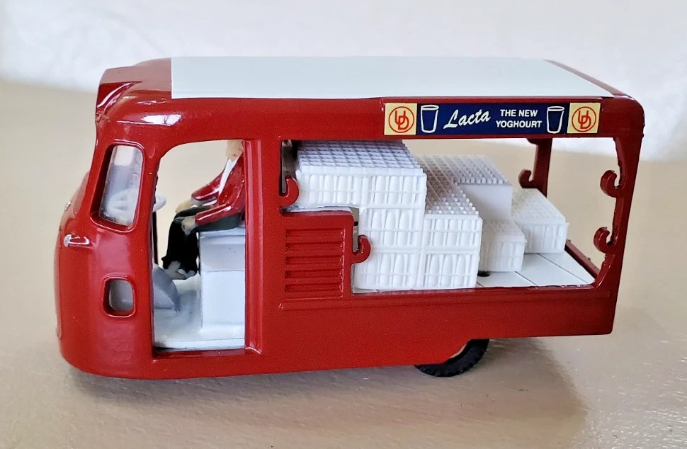White Metal 1960 Vehicle Year Vintage Manufacture Diecast Cars