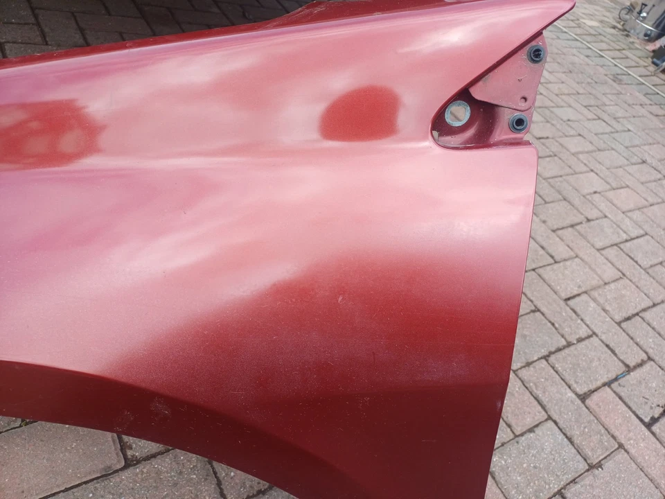 ALERÓN DELANTERO IZQUIERDO PASAJERO RENAULT LAGUNA MK3 ROJO TENND 2007-2012 Foto 3 de 4