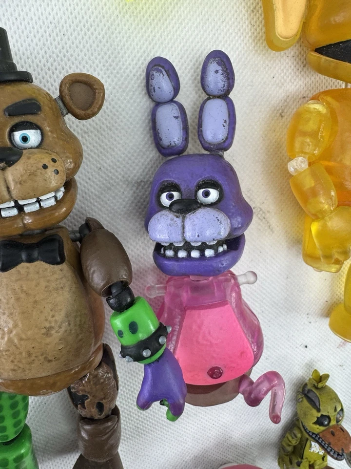 Five Nights At Freddy's FNAF Figura Articulada Piezas + Más Lote Foto 3 de 4