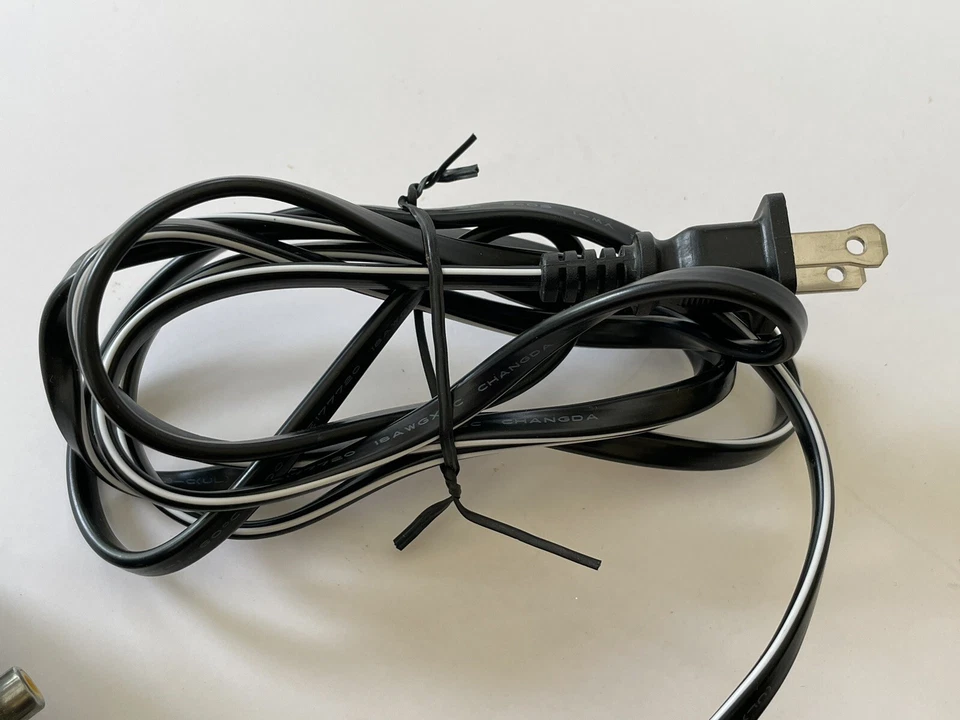 Vintage Radio Shack RF Modulator 09A01 Cat No. 15-1244 - Image 2 of 4