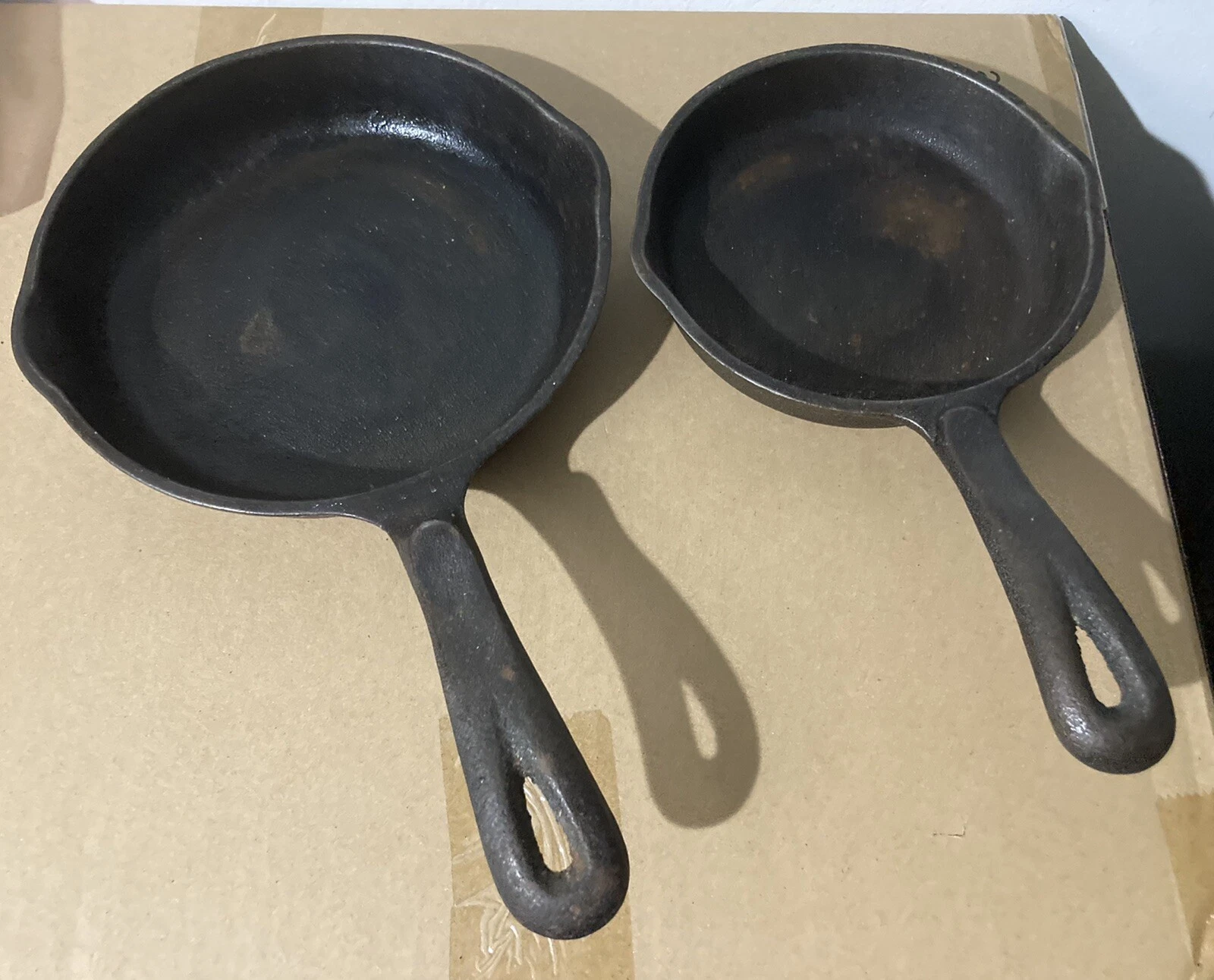 Vintage 2 WAGNER'S 1891 ORIGINAL CAST IRON FRYING PANS - 6 1/2 & 8 INCH SKILLETS