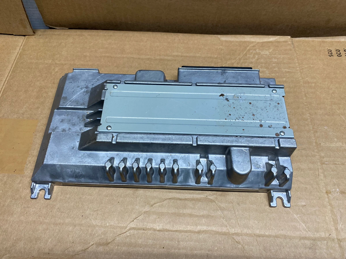 2018-2020 VOLKSWAGEN ARTEON RADIO SPEAKER AMPLIFIER 3Q0035465 OEM  