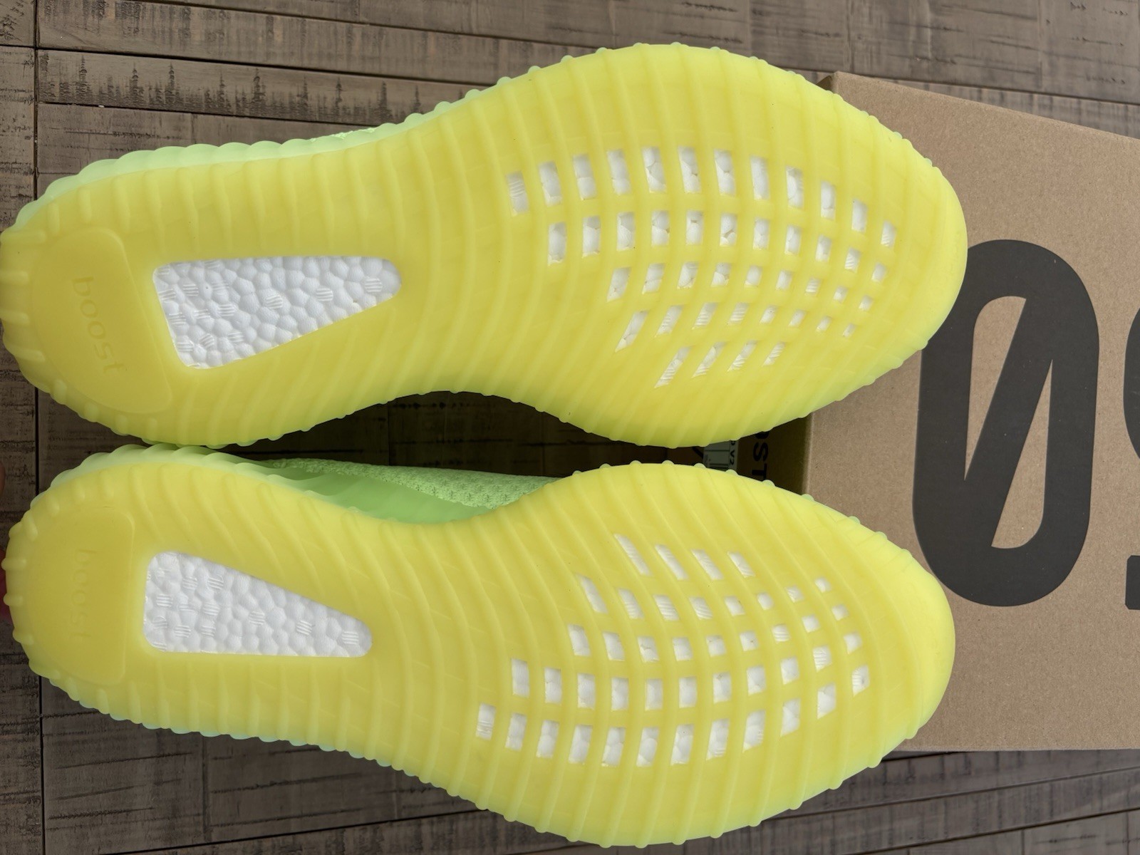 Adidas Yeezy Boost 350 V2 GID Glow UK 13.5 US 14 EG5293 Brand New image 5