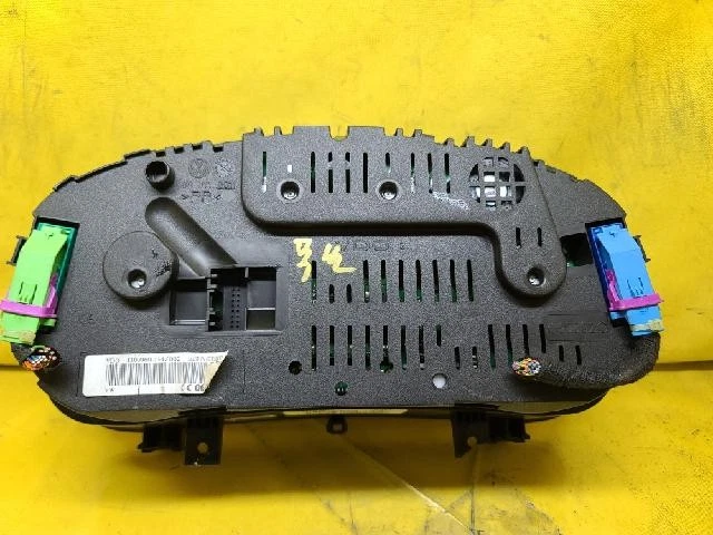 2005 Volkswagen Bora Instrument Clusters 1J5920826A - image 4 of 4