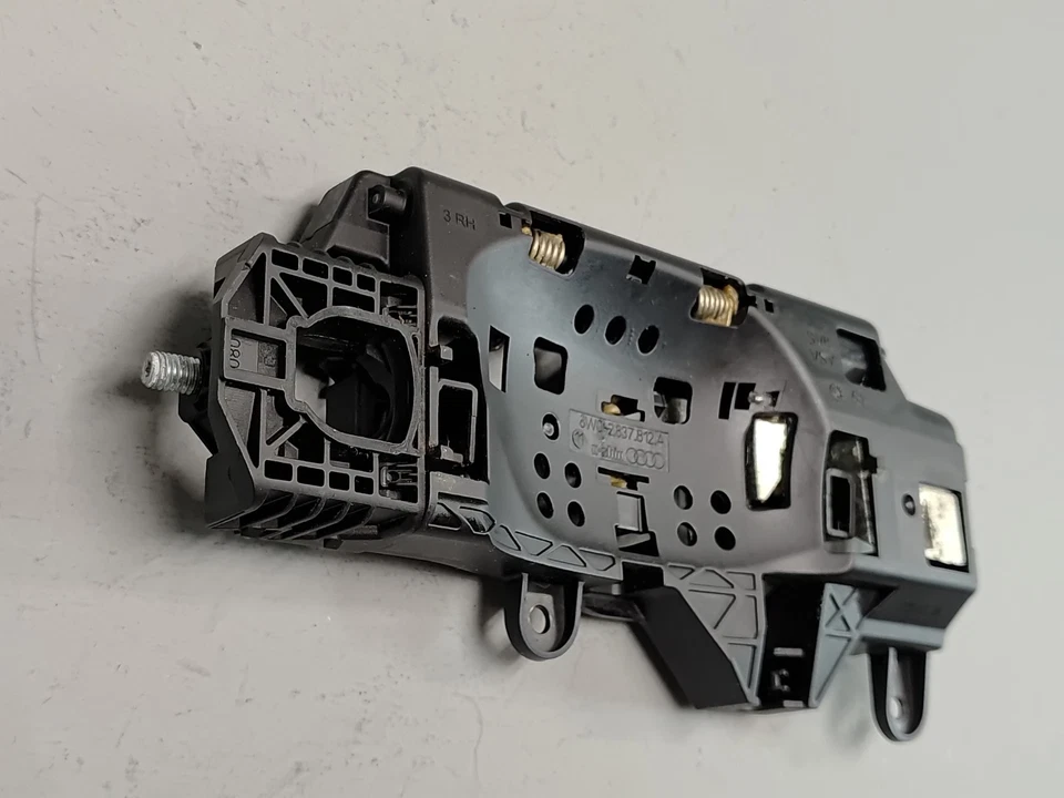 Оригинальный кронштейн основания ручки передней или задней пассажирской двери для Audi A5 Quattro 2018-2024 годов выпуска - Изображение 3 из 4