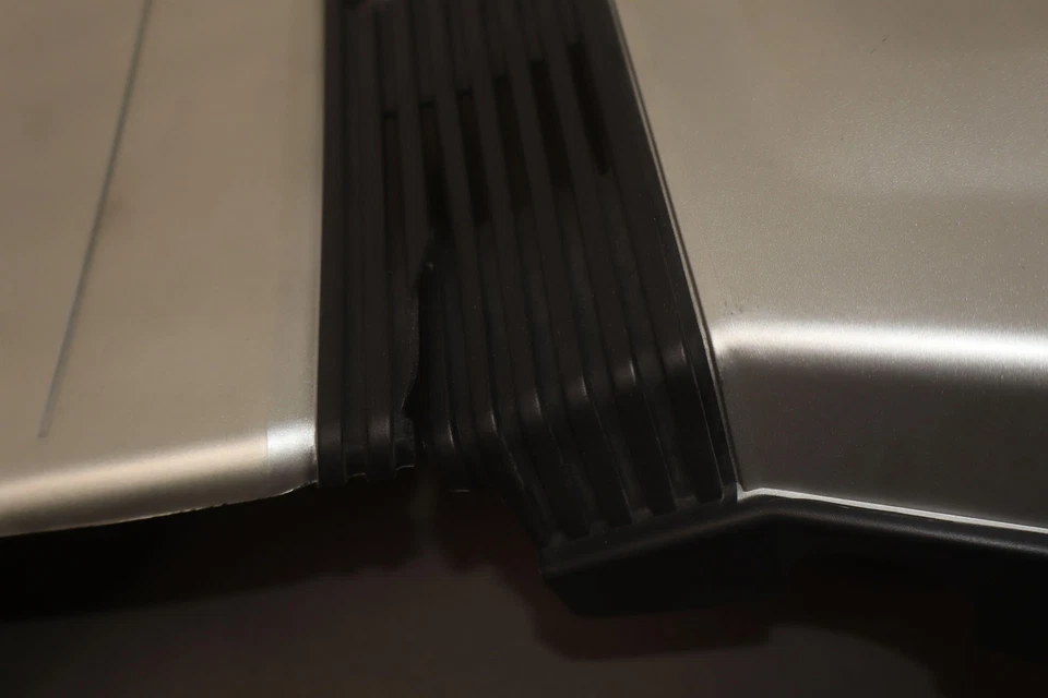 2003-2004 Lexus LX470 Underhood Engine Beauty Cover *Cracked* - Image 2 of 4