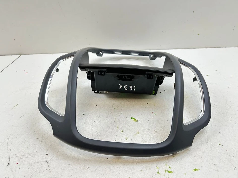 Opel Zafira C 2012 Radio GPS head unit trim 13384269 MAM77836 - Image 3 of 4