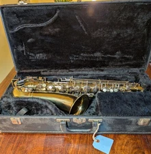 Martin Imperial vintage circa 1965  SAXOPHONE WITH ORIGINAL FINISH/ORIGINAL CASE