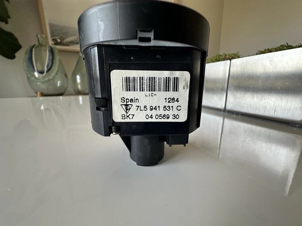 Оригинальный переключатель противотуманных фар для Porsche Cayenne 2003–2010 годов выпуска 7L5 941 531 C - Изображение 4 из 4