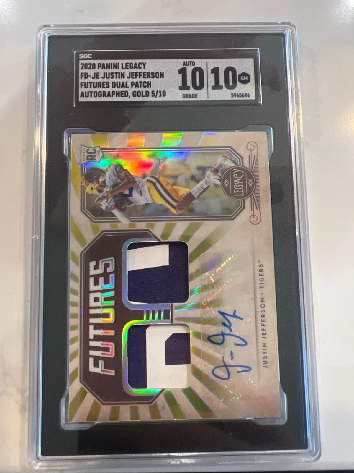Justin Jefferson Panini Legacy Futures Dual Patch Autographs #FDJE Gold