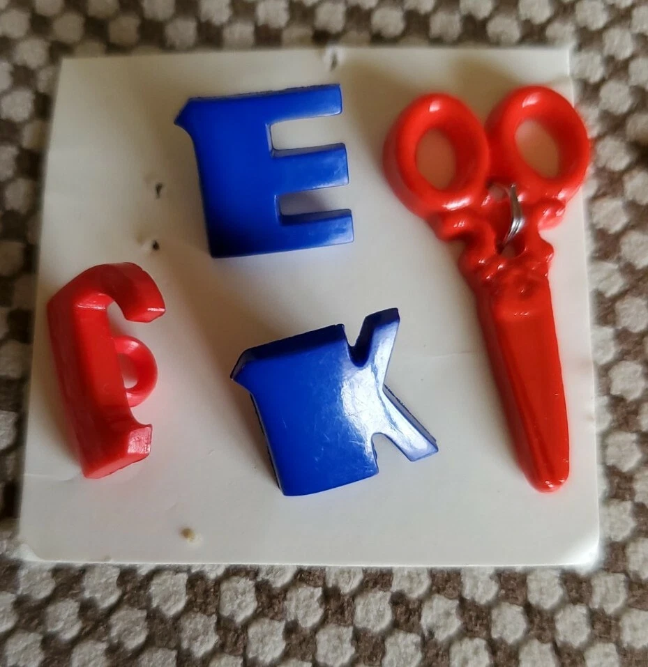 Sewing Buttons Figural Plastic / Resin - Mugs Scissors Stars Red Blue Gold - Image 3 of 4